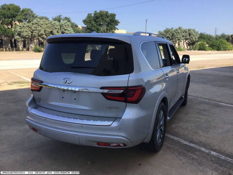 2022 Infiniti QX80 Luxe