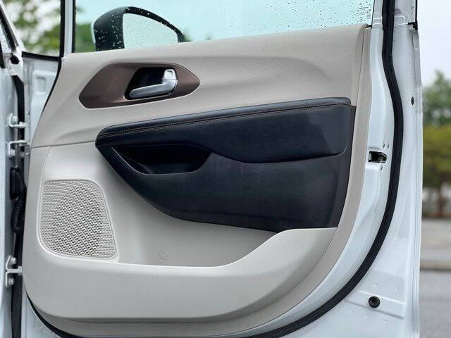 2017 Chrysler Pacifica Touring