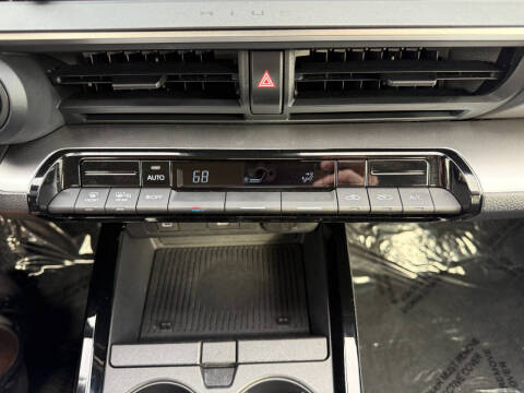 2024 Toyota Prius LE