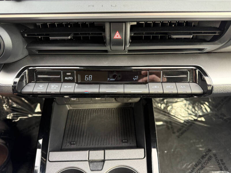 2024 Toyota Prius LE