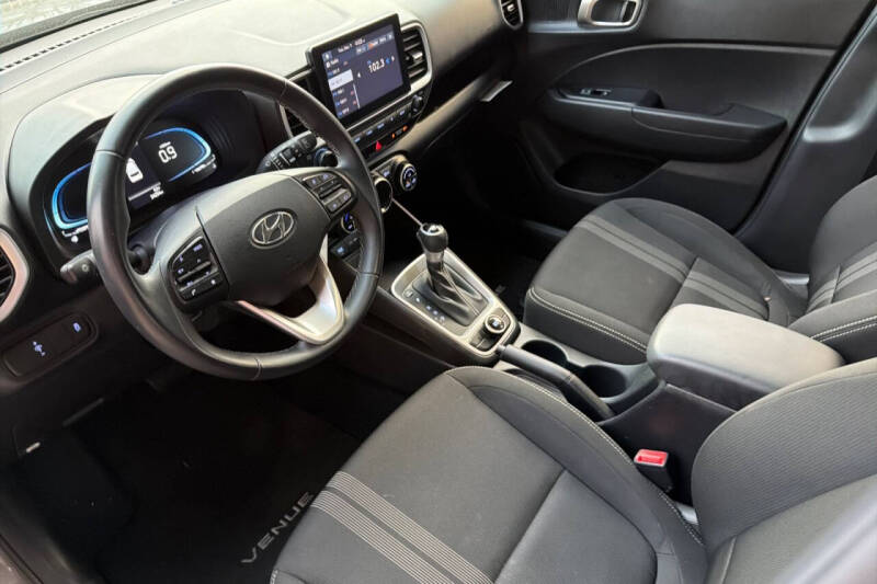 2023 Hyundai Venue SEL