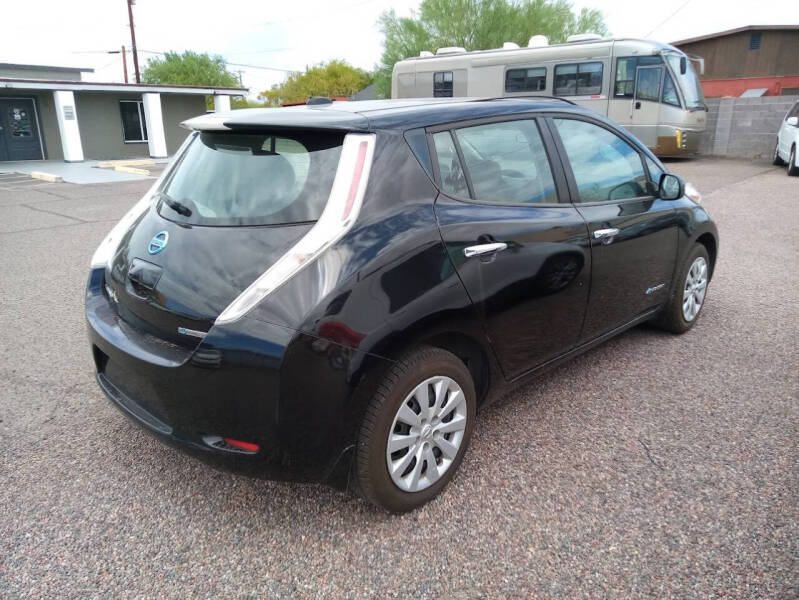 2015 Nissan LEAF null photo 4