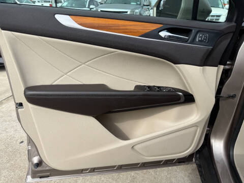 2019 Lincoln MKC Select