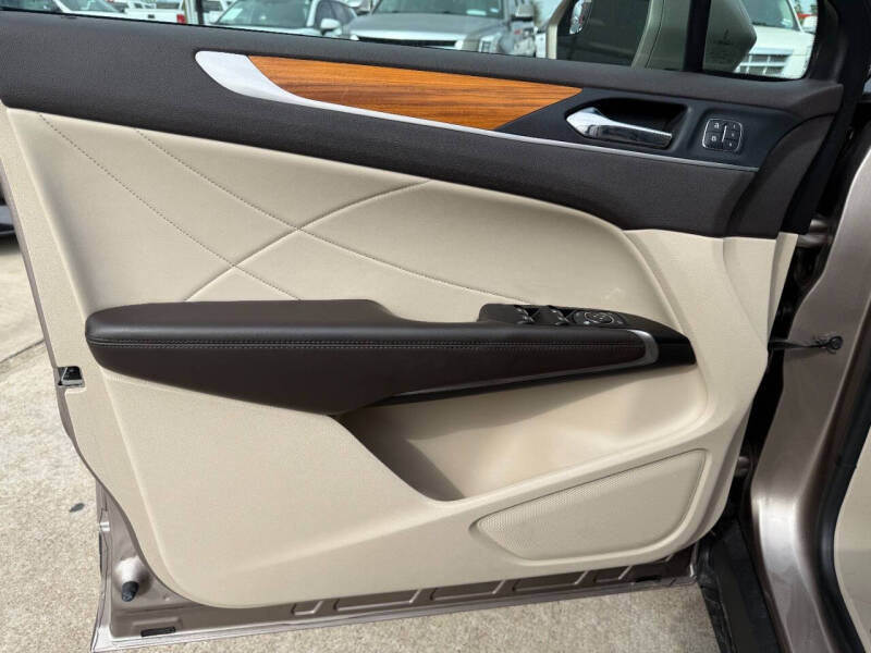 2019 Lincoln MKC Select