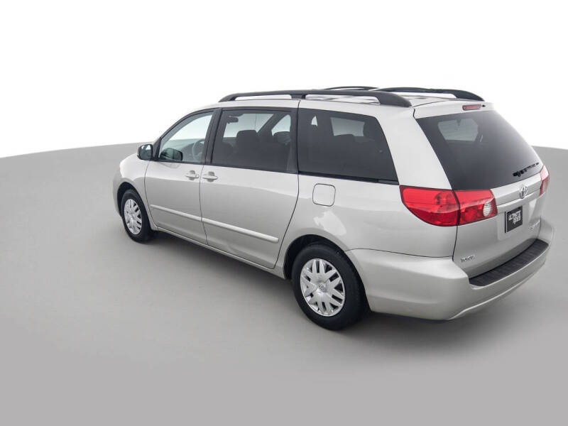 2007 Toyota Sienna LE 7-Passenger