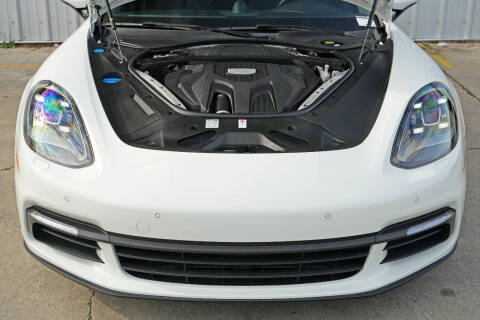 2018 Porsche Panamera 4