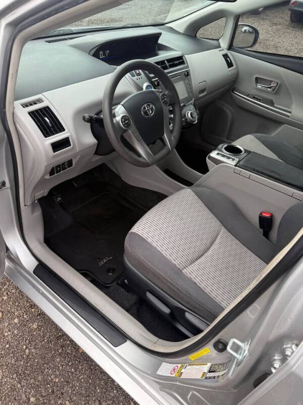 2017 Toyota Prius v Three