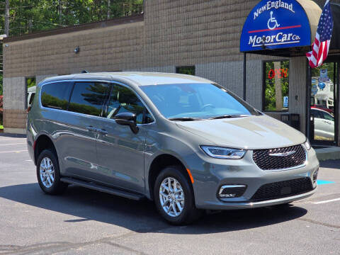 2025 Chrysler Pacifica Select