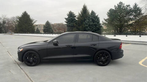 2023 Volvo S60 B5 Plus Black Edition
