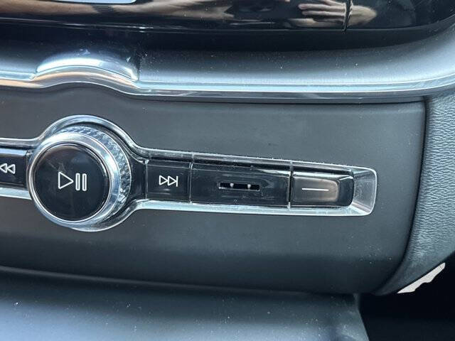 2023 Volvo XC60 B5 Core