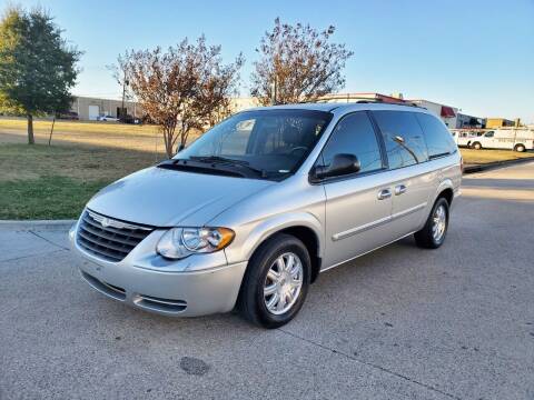 2007 Chrysler Town and Country for sale at DFW Autohaus in Dallas TX