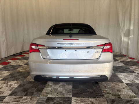 2012 Chrysler 200 Touring