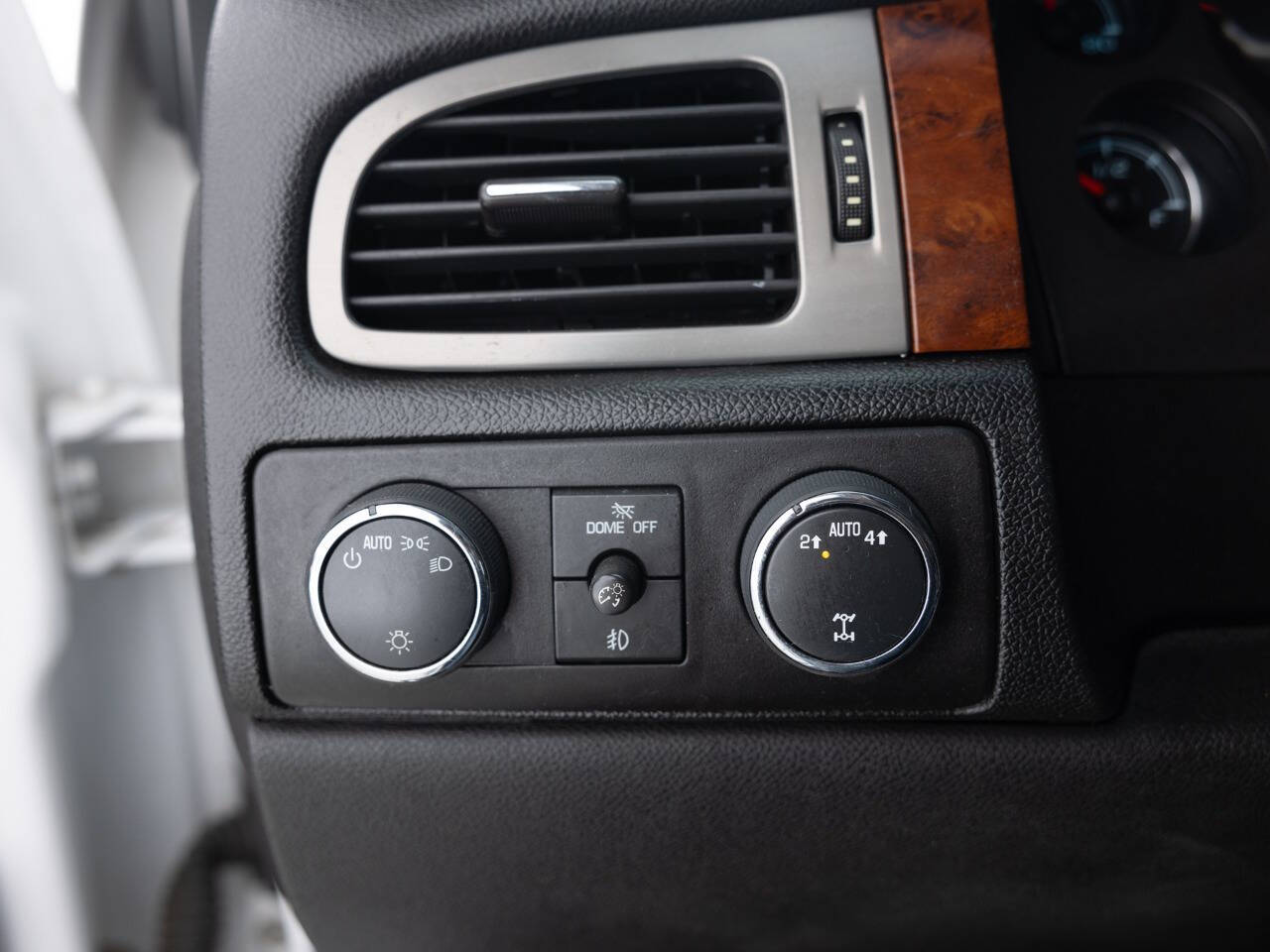 Used Car 2013 Chevrolet Tahoe  Lt 4x4 4dr Suv For Sale Under $20,000 In Coal City, Illinois