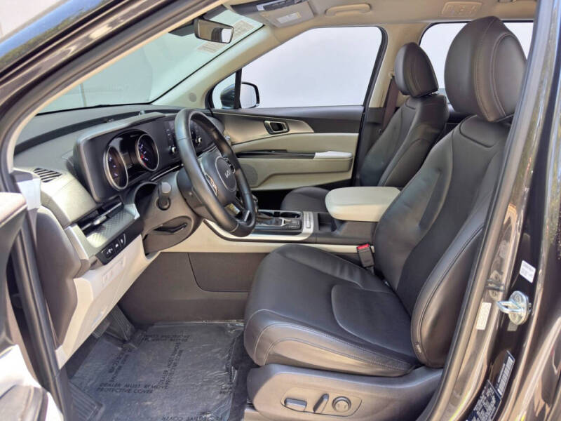 2023 Kia Carnival