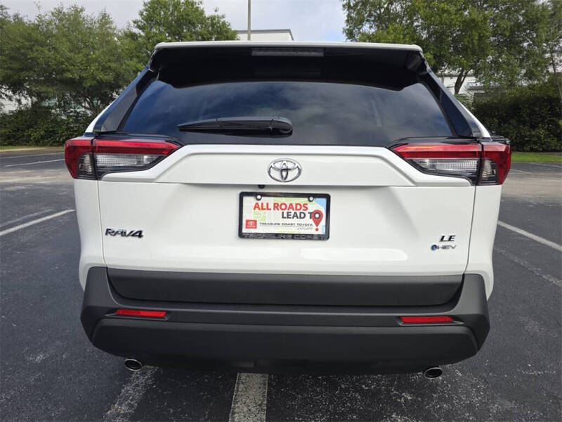 2025 Toyota RAV4 Hybrid LE