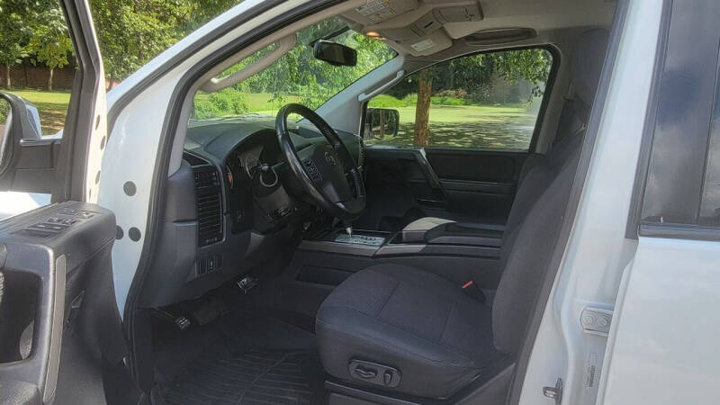 2011 Nissan Titan SL