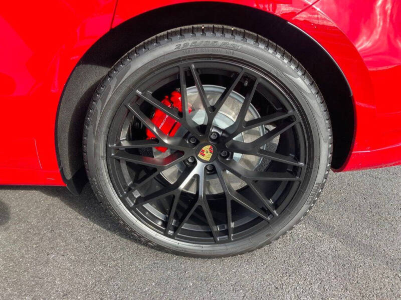 2024 Porsche Macan GTS