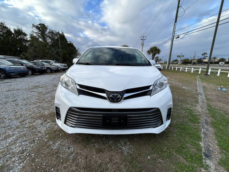 2019 Toyota Sienna LE 8-Passenger