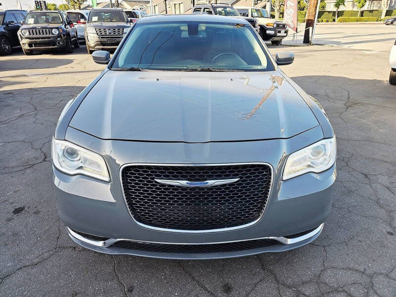 2018 Chrysler 300 Touring