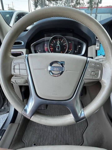 2015 Volvo XC70 T5 Drive-E Premier Plus