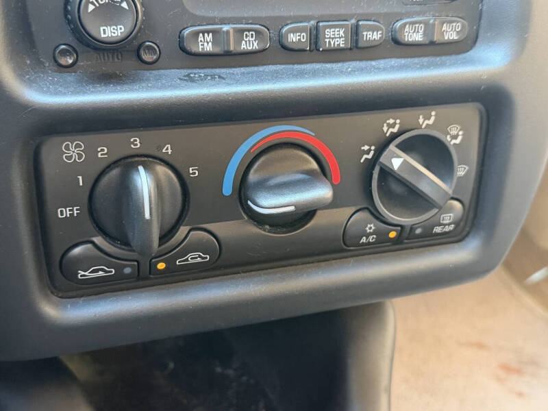 2001 Chevrolet Monte Carlo LS