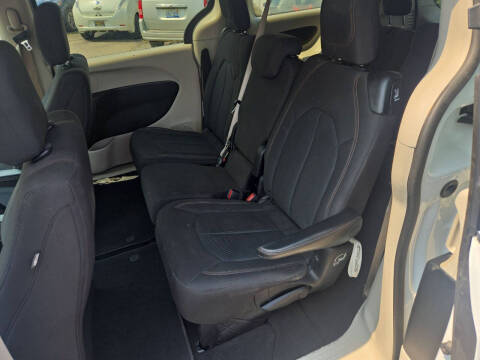 2017 Chrysler Pacifica LX