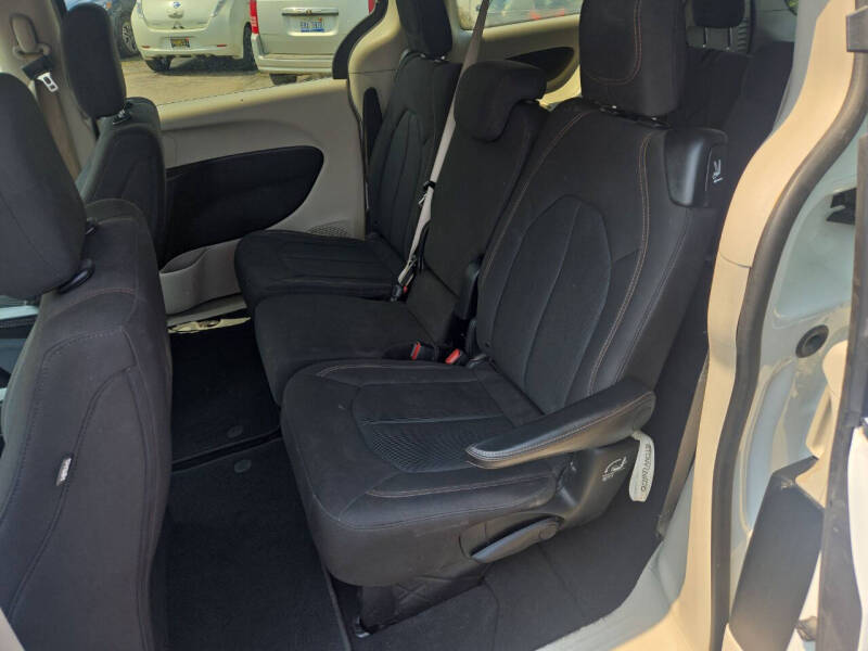 2017 Chrysler Pacifica LX