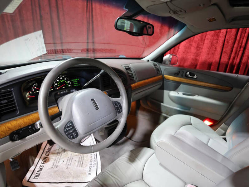 2002 Lincoln Continental