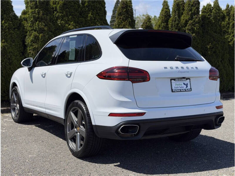 2017 Porsche Cayenne Platinum Edition