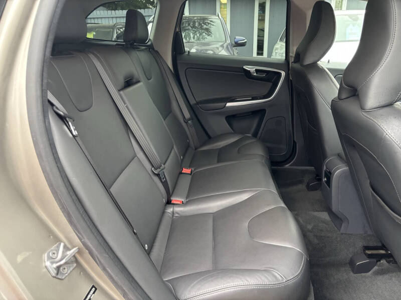 2016 Volvo XC60 T5 Drive-E Premier