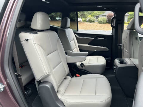 2025 GMC Acadia Elevation