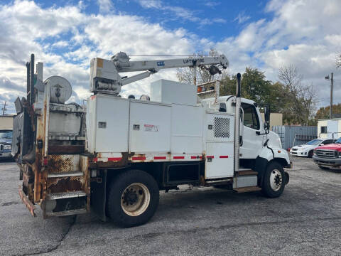 2013 Freightliner 108 SD