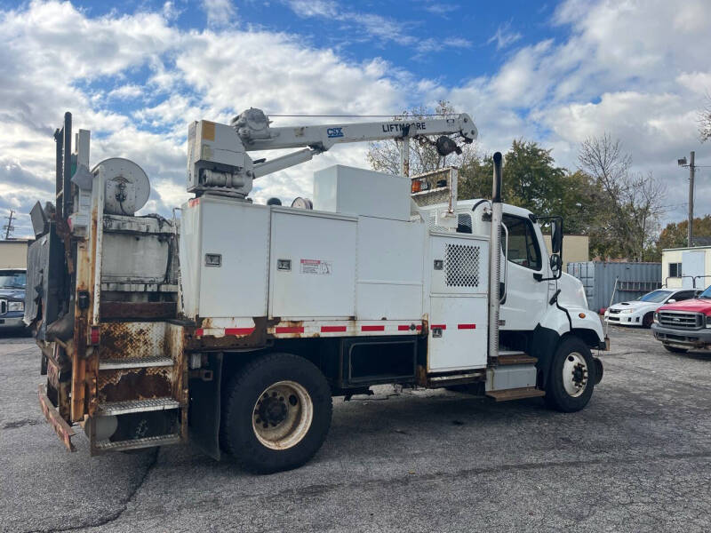 2013 Freightliner 108 SD