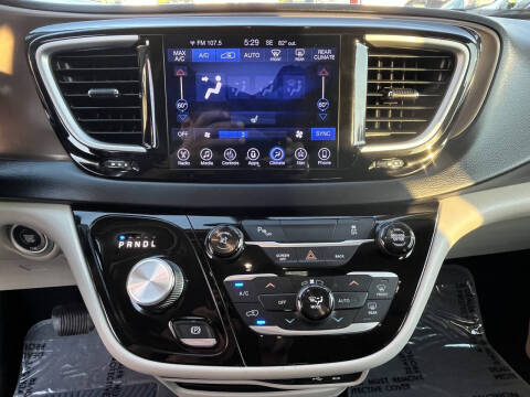 2017 Chrysler Pacifica Touring Plus