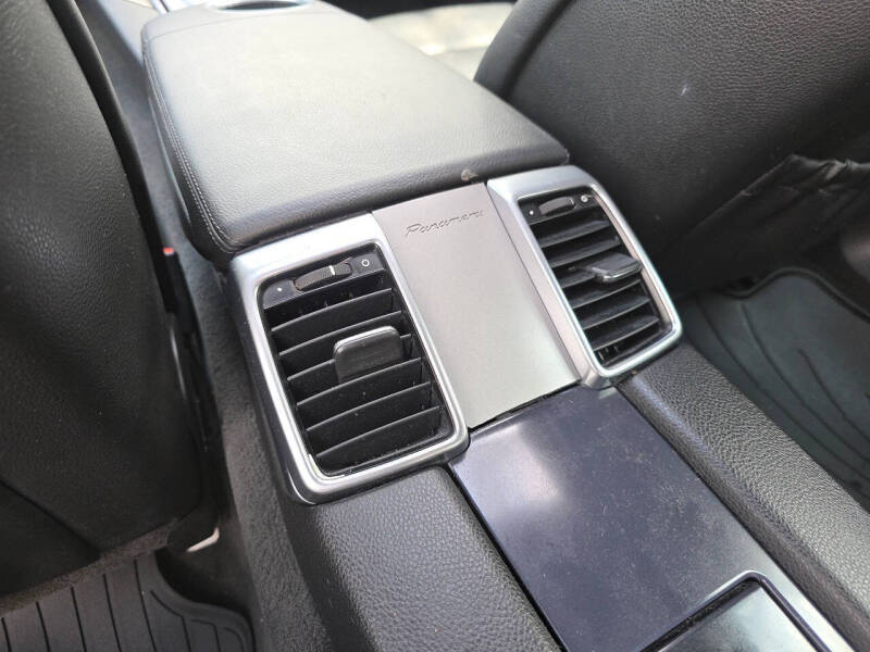 2013 Porsche Panamera 4