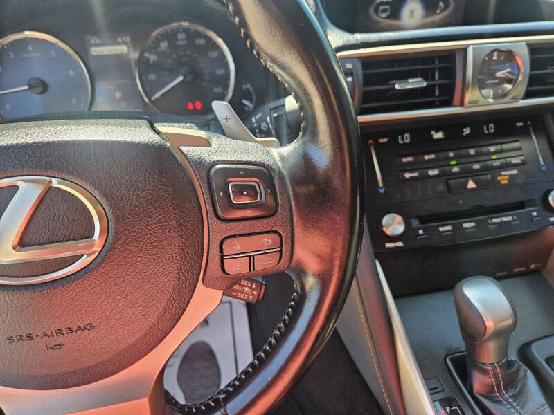 2017 Lexus IS 200t