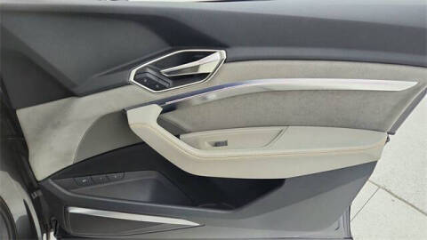 2024 Audi Q8 Sportback e-tron quattro Prestige S line