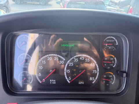 2018 Freightliner M2 106