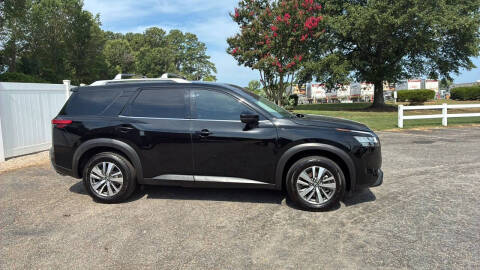 2022 Nissan Pathfinder SL