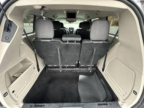 2016 Chrysler Town and Country Touring