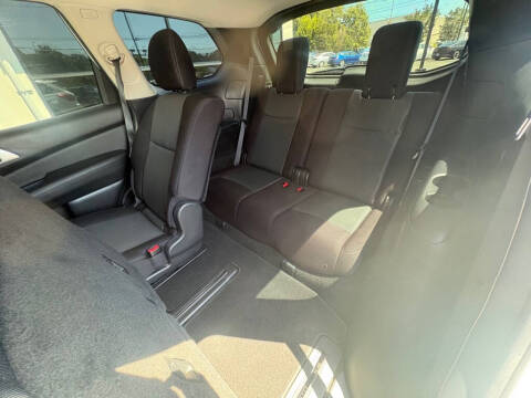 2019 Nissan Pathfinder S