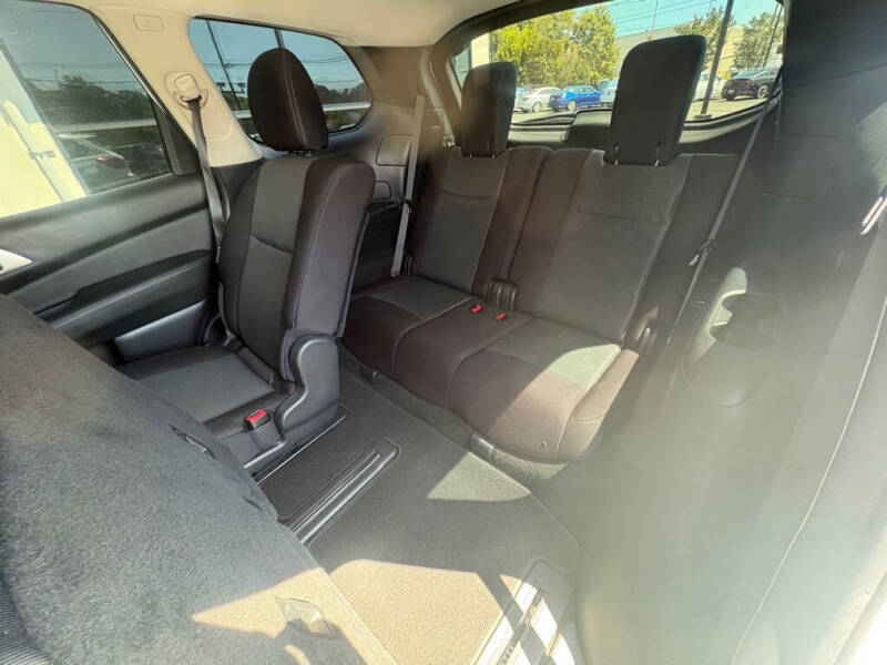2019 Nissan Pathfinder S
