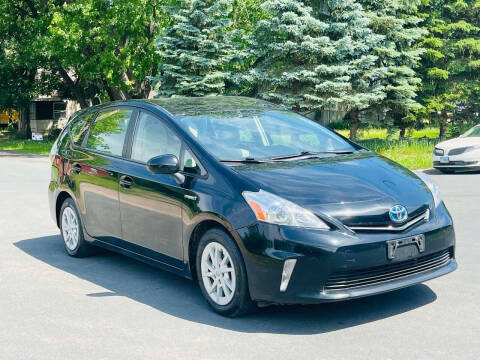 2012 Toyota Prius v Three