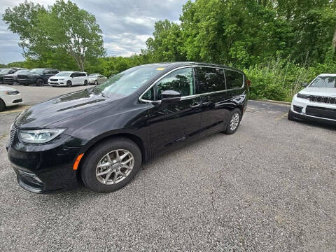 2024 Chrysler Pacifica Touring L