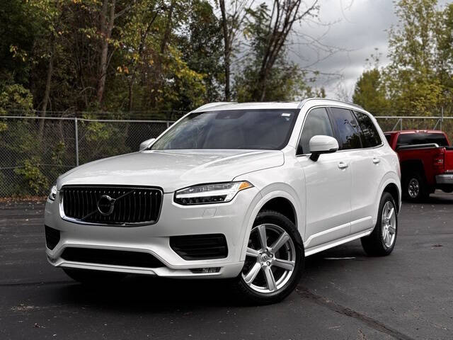 2021 Volvo XC90 T6 Momentum 7-Passenger