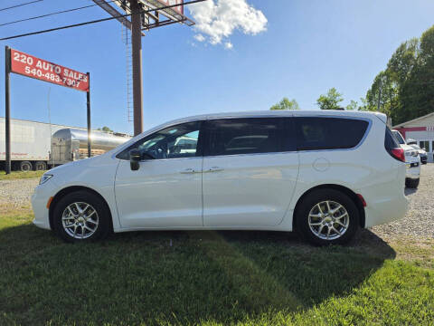 2025 Chrysler Pacifica Select