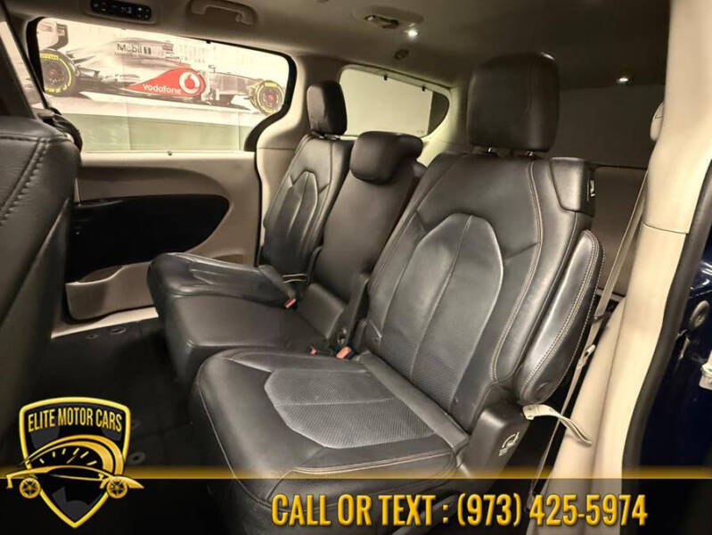 2017 Chrysler Pacifica Touring-L Plus