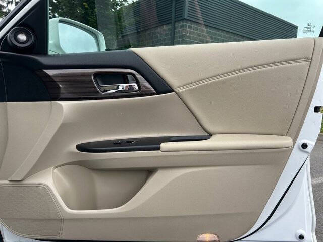 2017 Honda Accord EX-L V6 w/Navi w/Honda Sensing