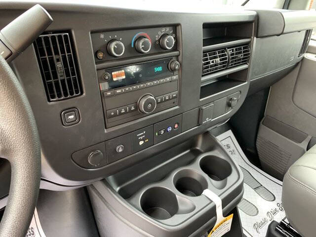 2025 Chevrolet Express 2500