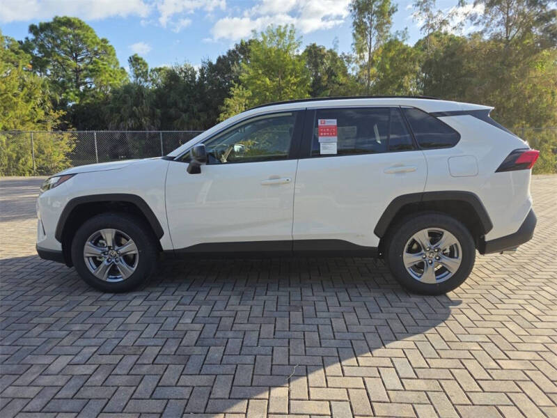 2025 Toyota RAV4 Hybrid LE